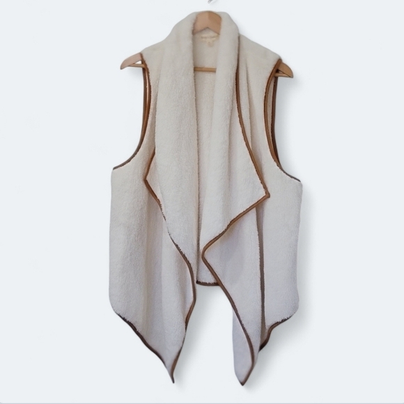 Song N Spirit Faux Fur Vest Size XXL Furry, Cozy - Picture 1 of 14